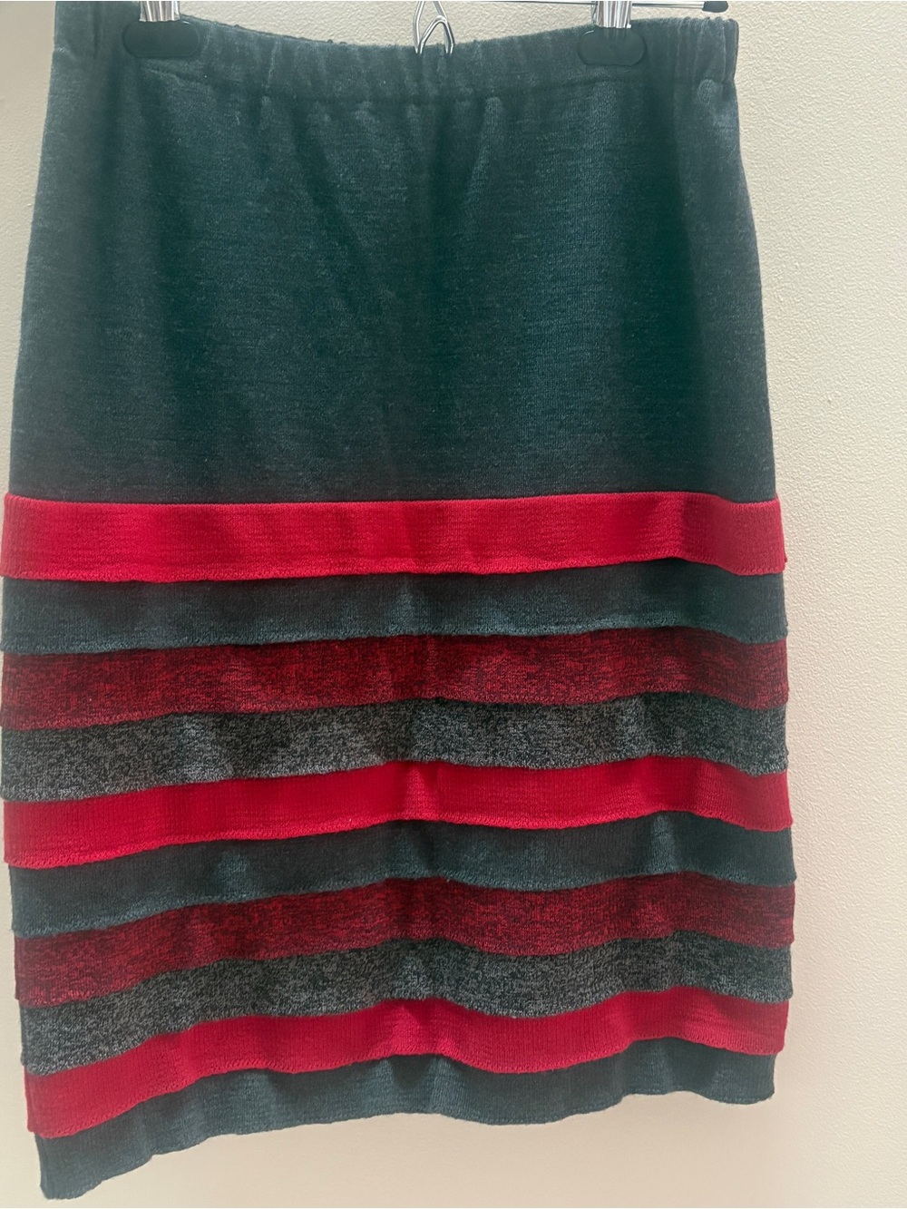 Stizzoli Italy Wool Knit Skirt Size 10 Striped Red Gray Textured Vintage